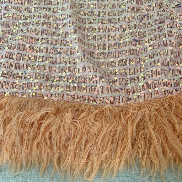 Sequined Pink/ Melon NEW faux feathered long sleeve crop top size large - Picture 4 of 6